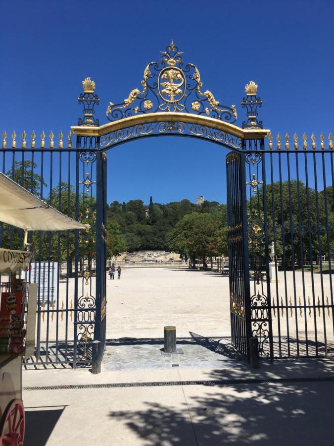 La Chambre Haute Et Son Spa Nîmes Esterno foto